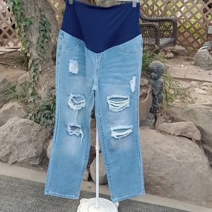 Woman's maternity pants blue very distressed. Good stretch Brand Shein size m6